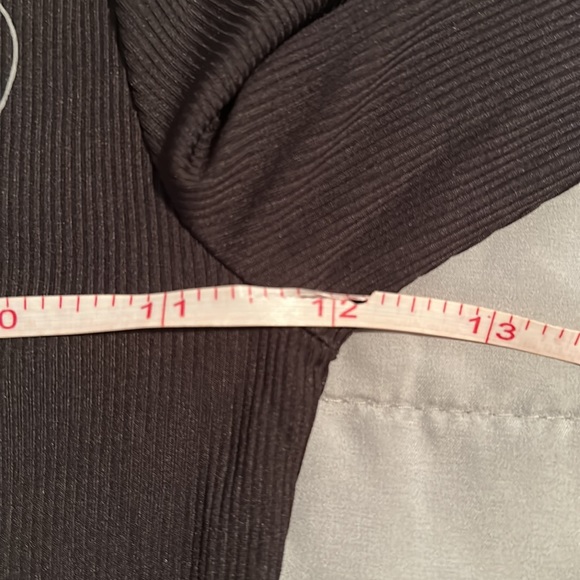 BOGO FREE ROMWE CROPPED ANGEL SLEEVED TOP - Picture 5 of 8